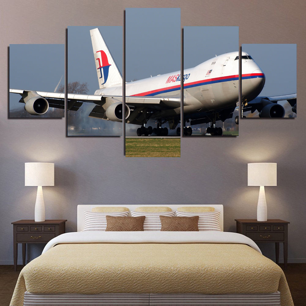 Malaysian Cargo 747-400 1JP063