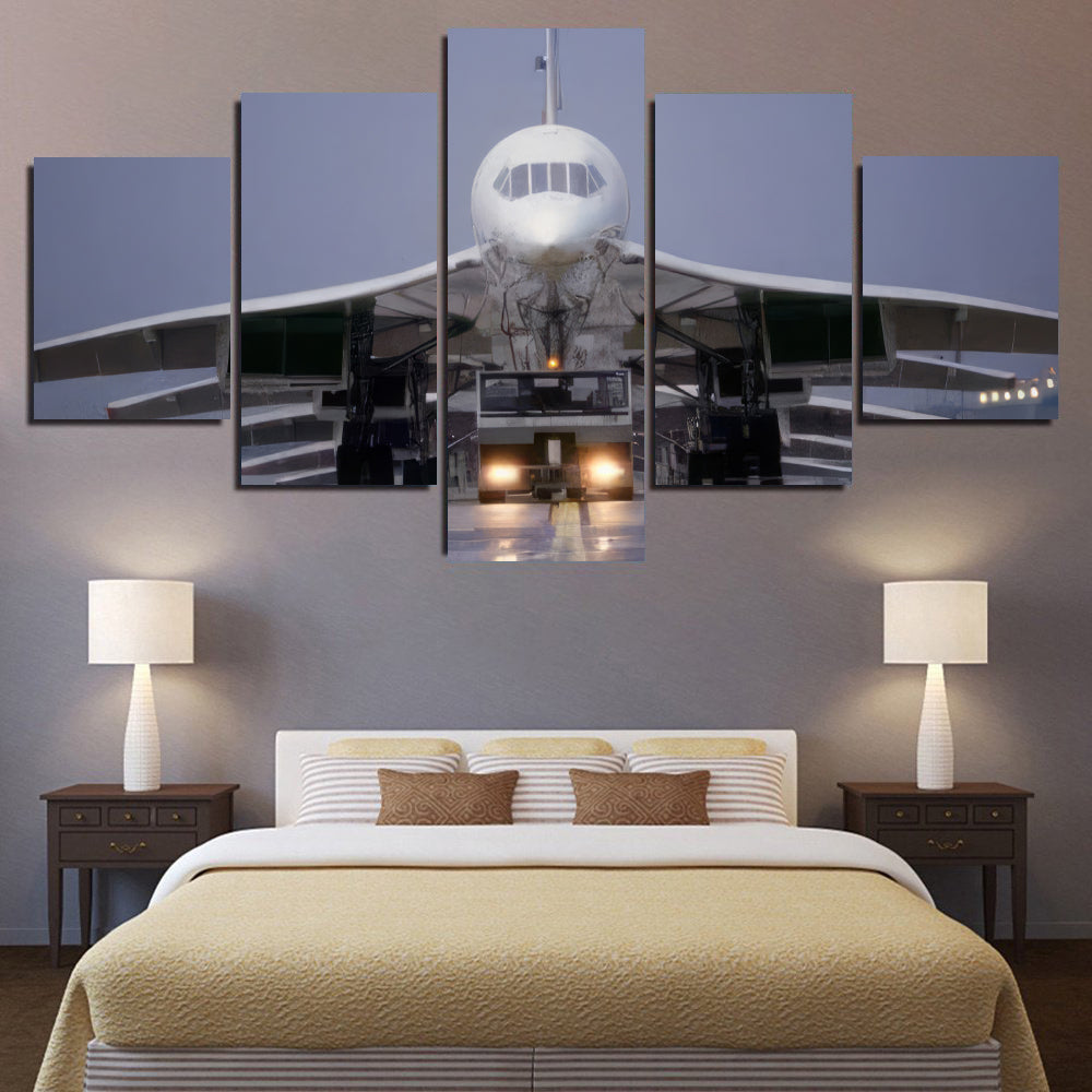 Concordes Taxiing 1JP277