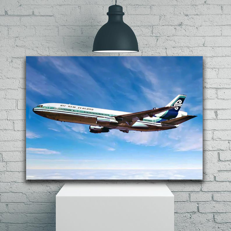 Air New Zealand DC-10 In Flight 1JP284