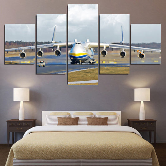 Antonov 225 Mriya Taxiing 1JP331