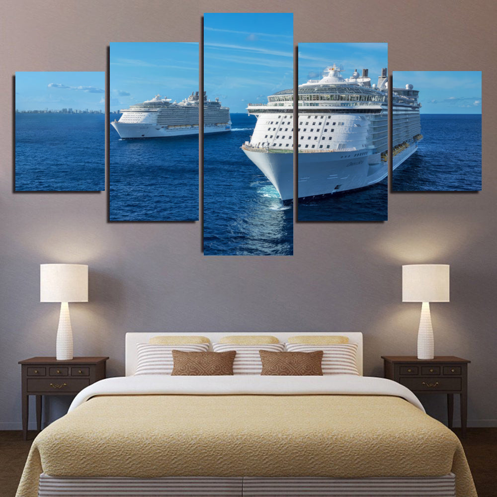 Cruise Ships Leaving Port 1JP379
