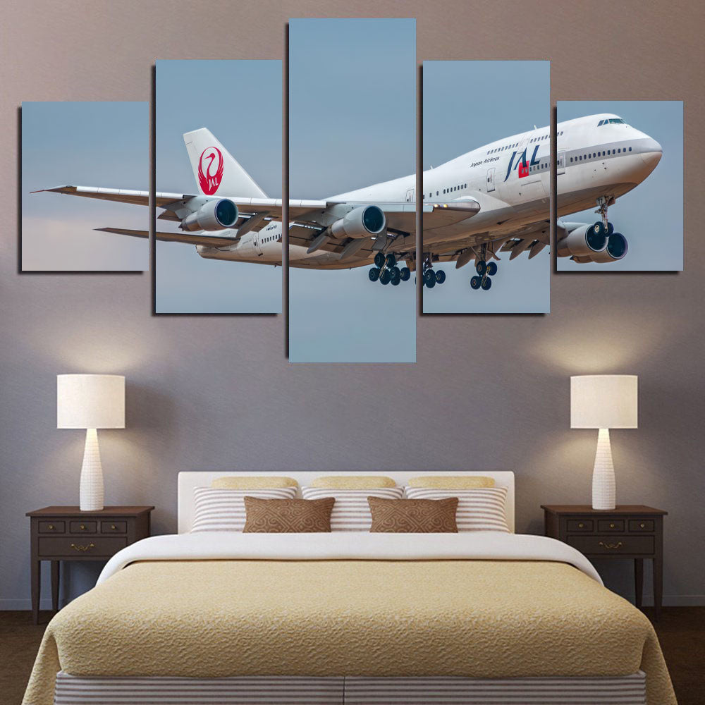 Japan Airlines 747-300 on Finals 1JP394