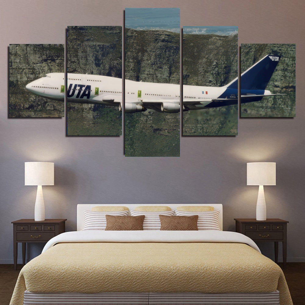 UTA 747-300 In Flight 1JP446