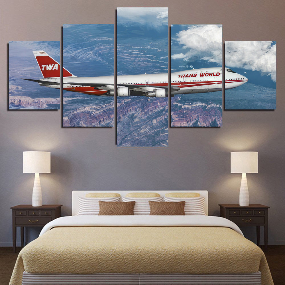 TWA Airlines 747 In flight 1JP519