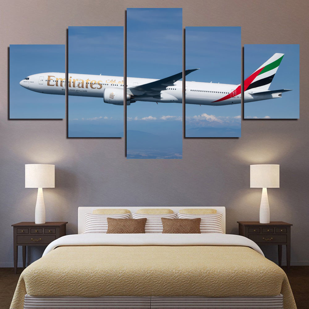 Emirates Airlines 777 In Flight 1JP528