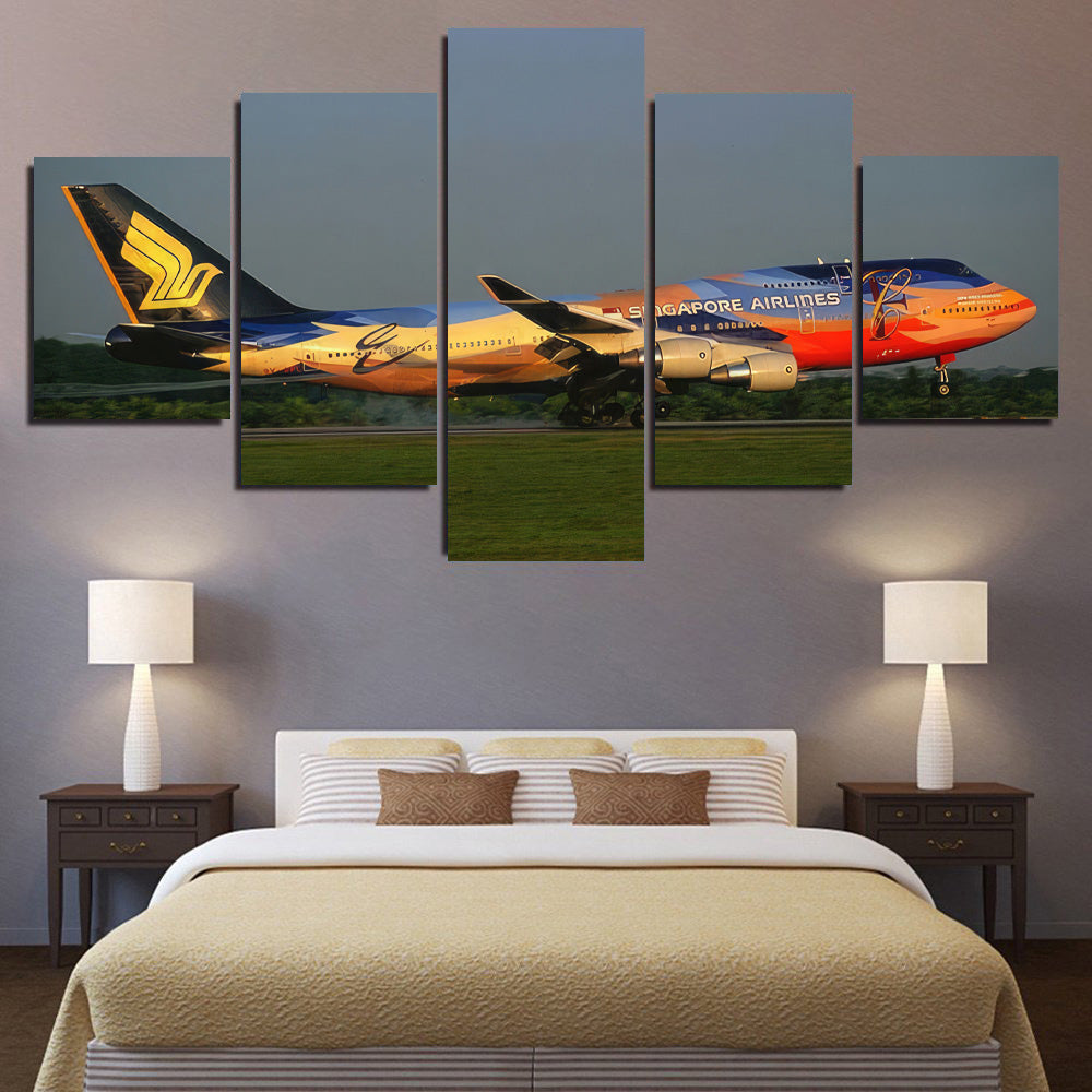 Singapore Airlines Tropical Livery 747-400 Touching Down 1JP530