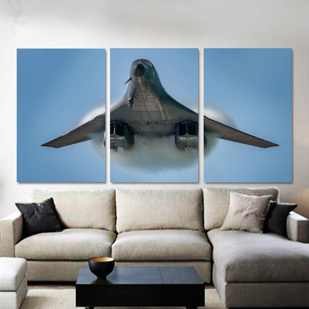 Rockwell B-1B Lancer in Flight 1JP538