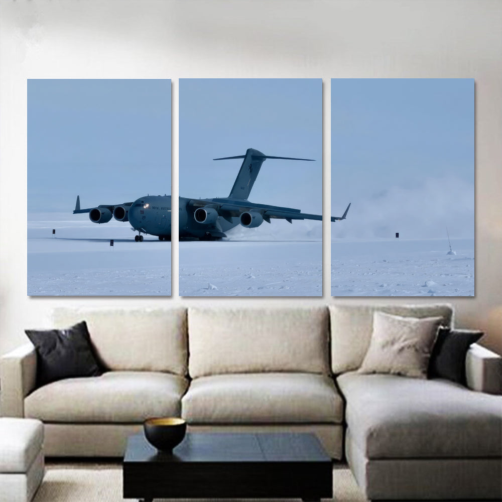 RAAF C-17 Globemaster taking off in Antarctica 1JP556