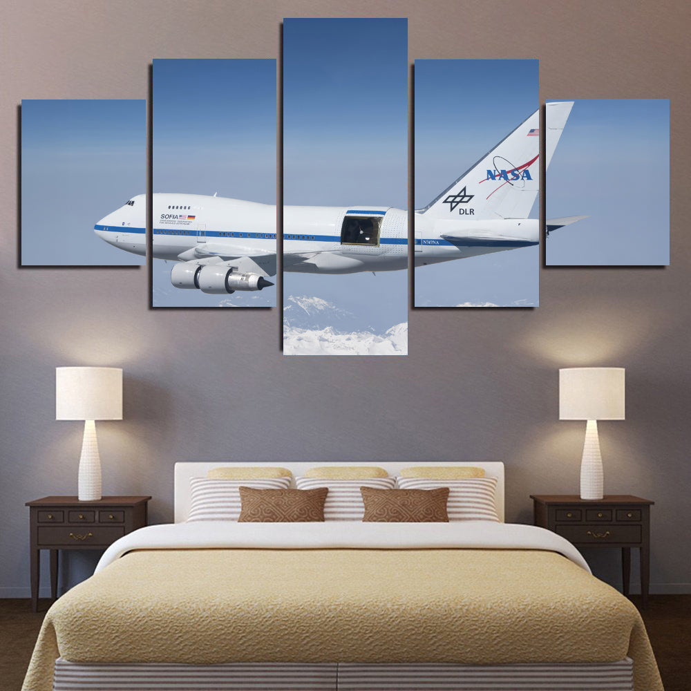 Sofia Space Telescope NASA 747 SP