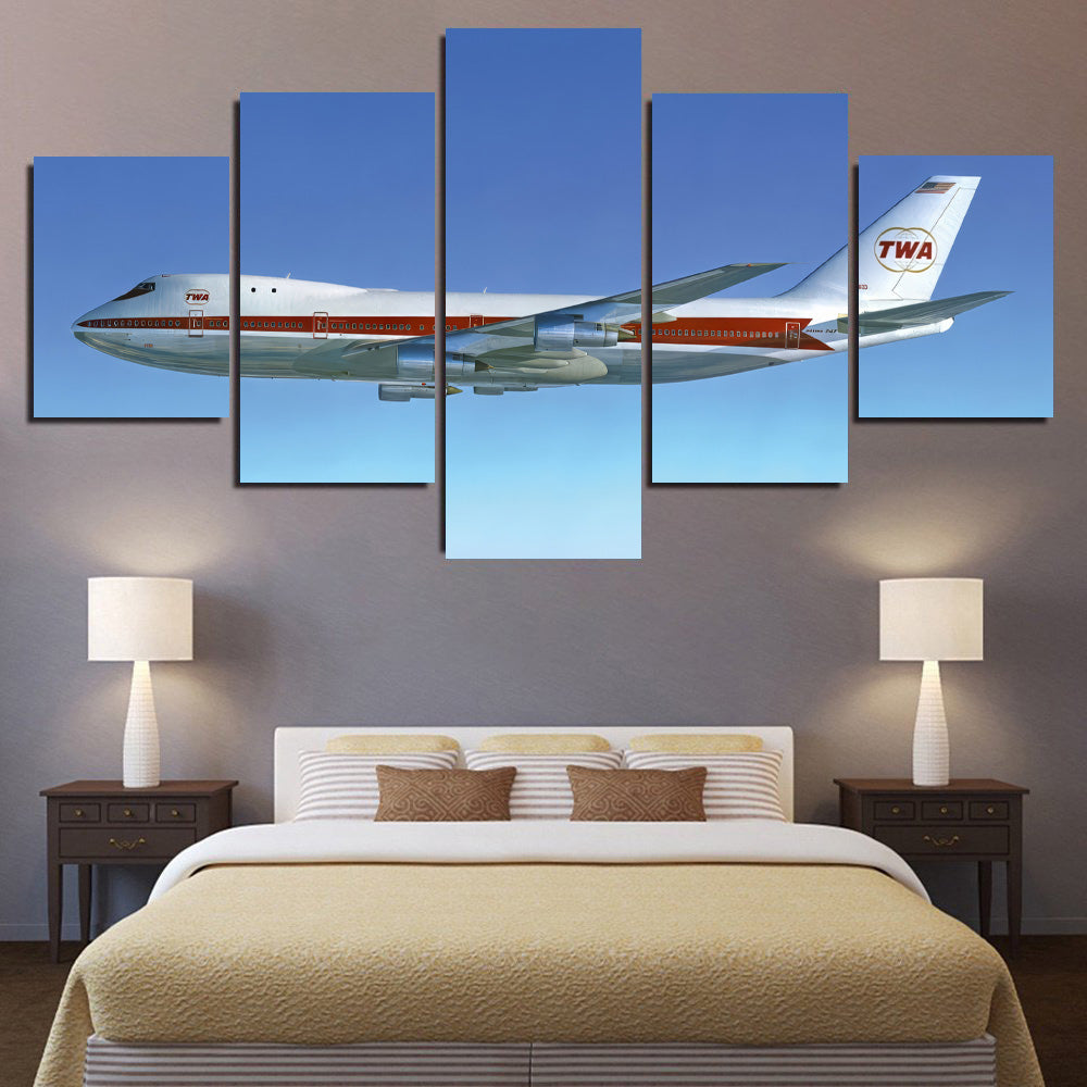 TWA Trans World Airlines 747-100 in Flight 1JP576