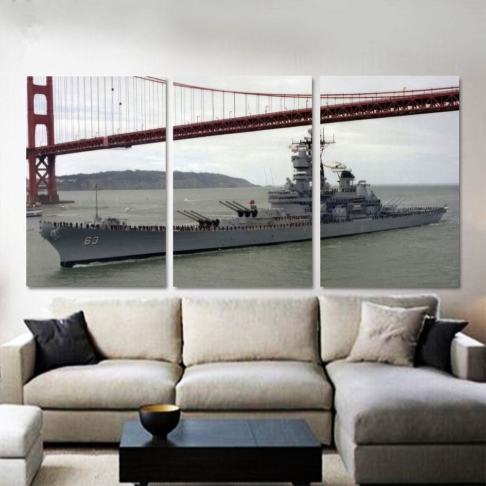 Mighty Missouri passing under the Golden Gate Bridger 1JPNAVY003