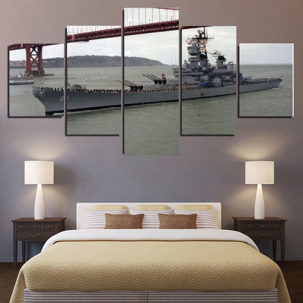 Mighty Missouri passing under the Golden Gate Bridger 1JPNAVY003