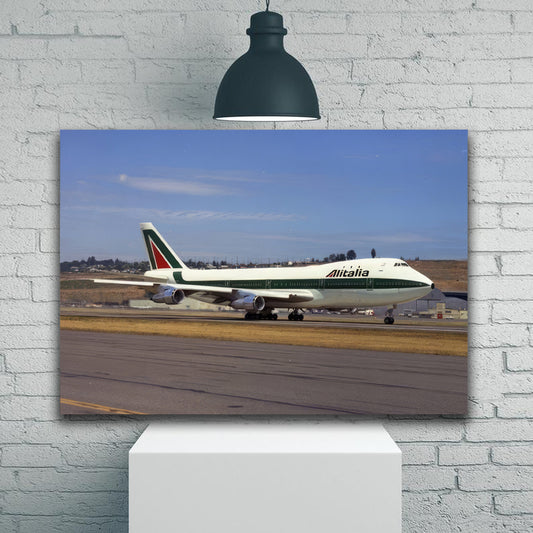 Alitalia 747-100 1JP388