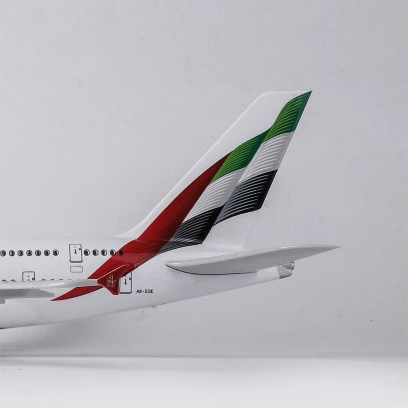 Emirates New Livery Airbus A380 47cm 1/160 LED & Non LED Model Plane