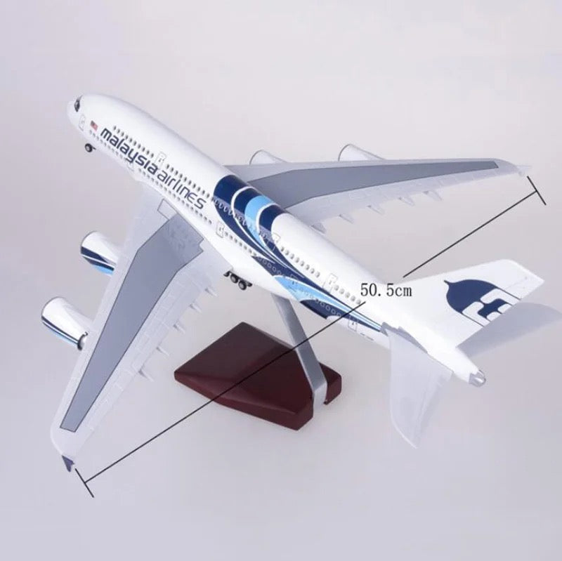Malaysian Airlines Airbus A380 47cm 1/160 LED & Non LED Model Plane