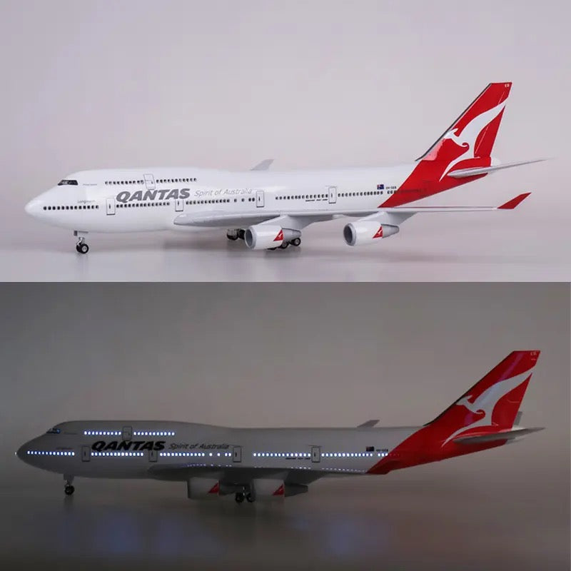 47cm 1/160 LED & Non LED Qantas 747-400 Model Plane