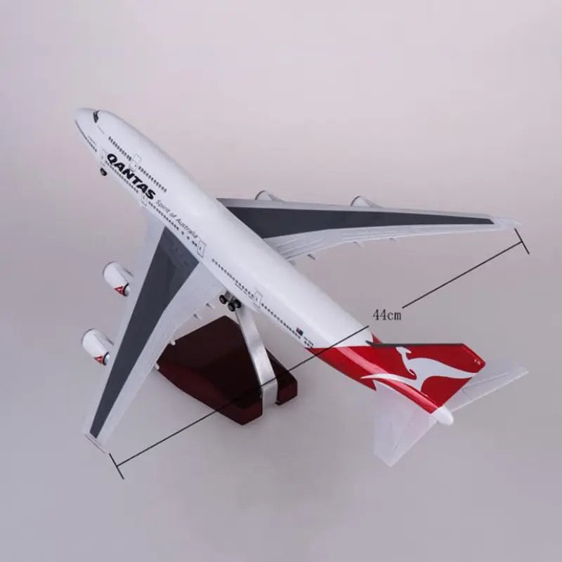 47cm 1/160 LED & Non LED Qantas 747-400 Model Plane