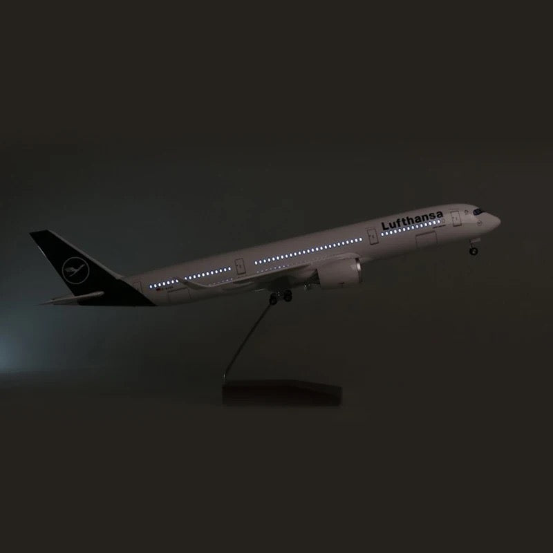 Lufthansa Airbus A350 47cm 1/160 LED & Non LED Model Plane