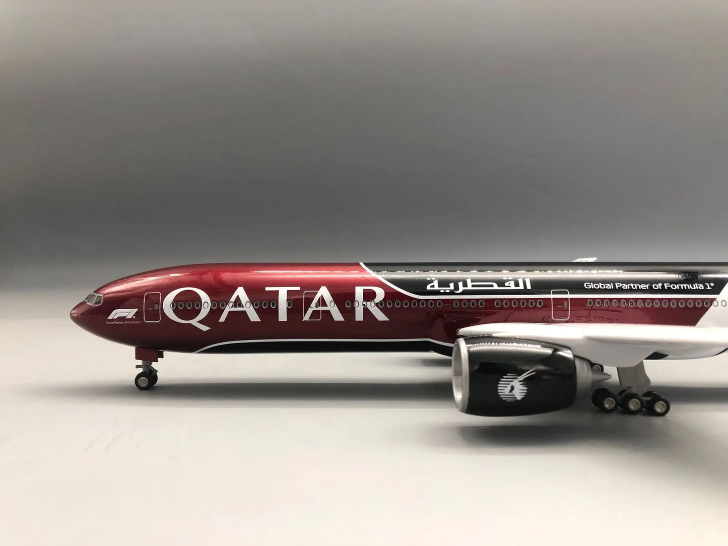 Qatar Airways Boeing 777 Formula 1 Livery 47cm 1/160 LED & Non LED Model Plane