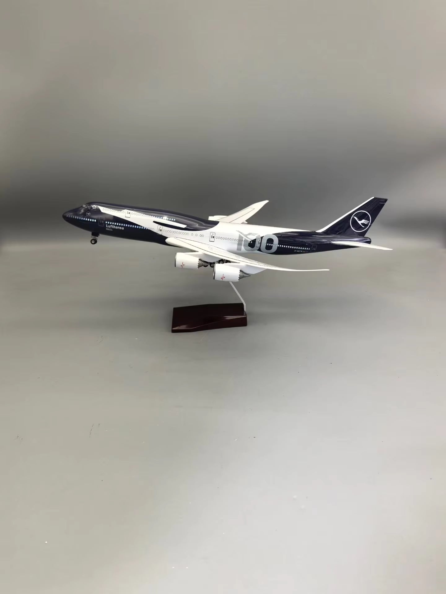 Lufthansa Boeing 747-400 80 Years Livery 47cm 1/160 LED & Non LED Model Plane