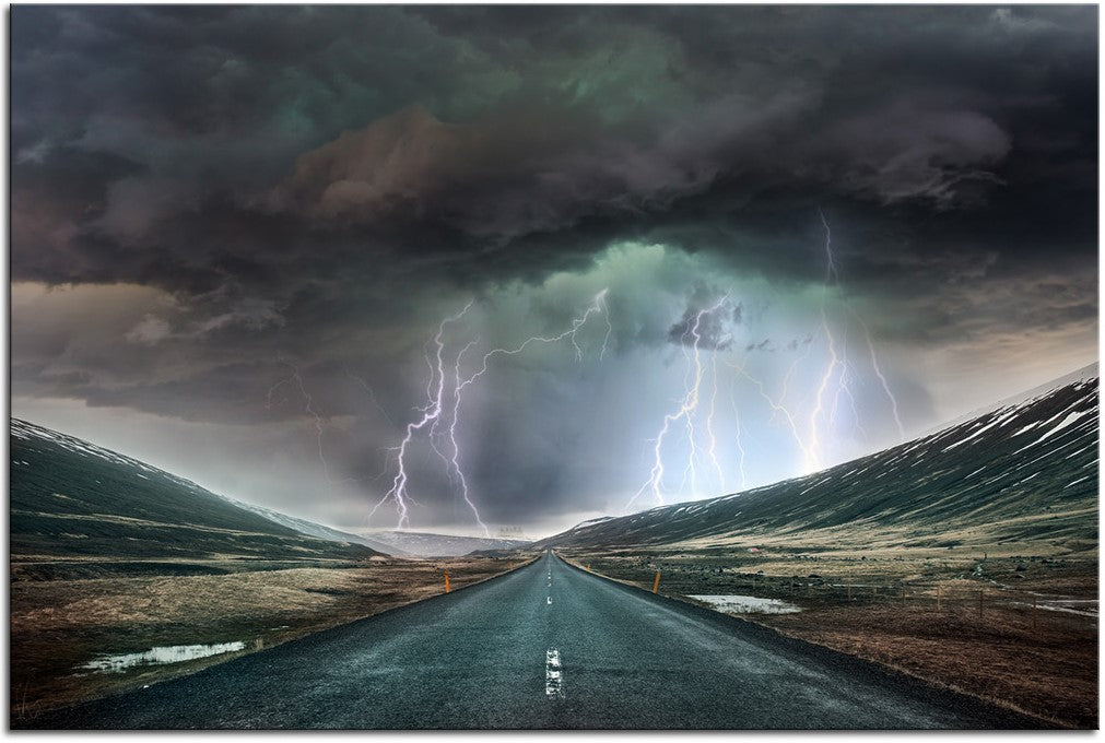 Lightning Storm In Valley 1JP022