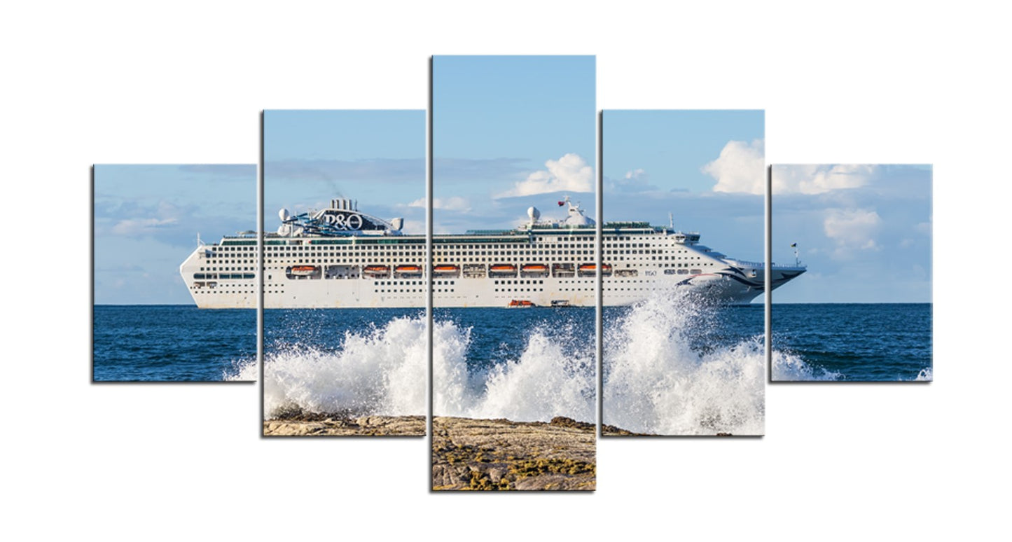 Magical View of a Cruise Ship QLD 1PGR006