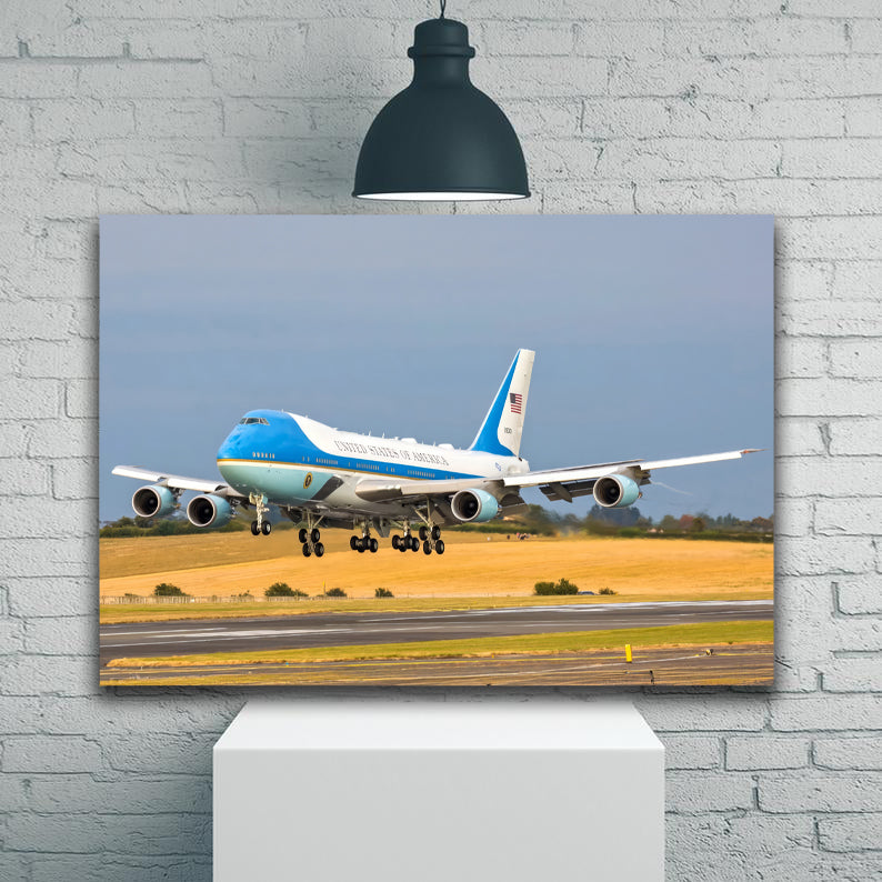 Air Force Touching Down 1JP578