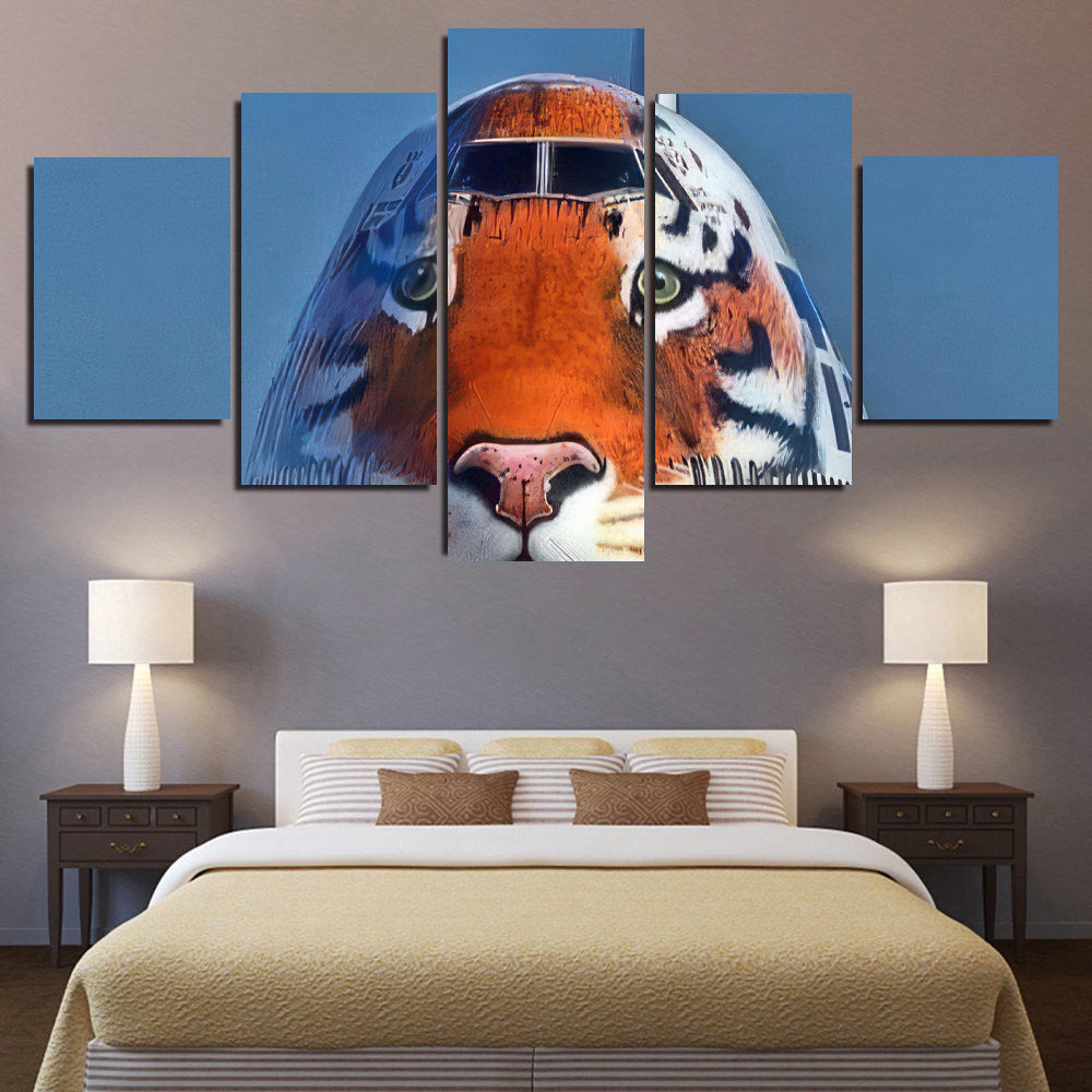 Rossiya Tiger 747-400 UP Close 1JP599