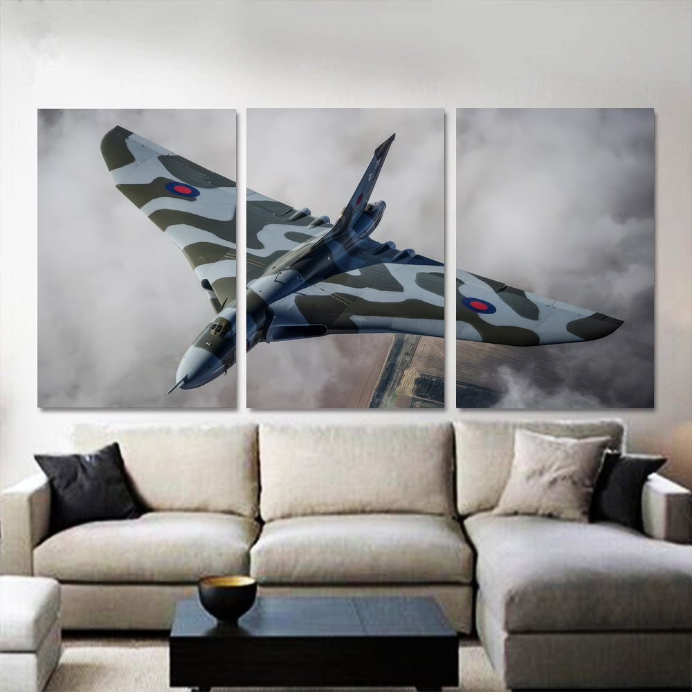 Avro Vulcan Bomber in Flight 1JP598