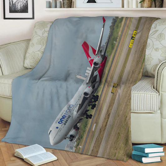 Qantas 747-400 VH-OEF Lifting Off Fleece Throw Blanket