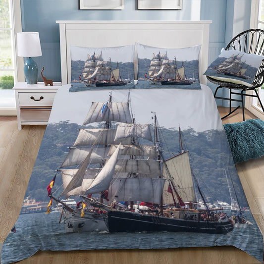 Sail Ship Sydney Harbour Doona / Duvet Cover and 2 Pillow Slips