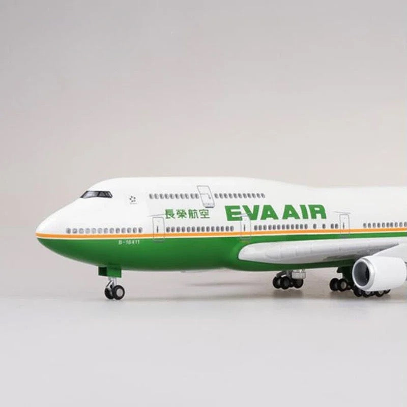 EVA Air Boeing 747-400 47cm 1/160 LED & Non LED Model Plane