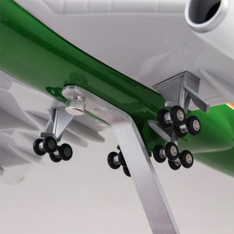 EVA Air Boeing 747-400 47cm 1/160 LED & Non LED Model Plane