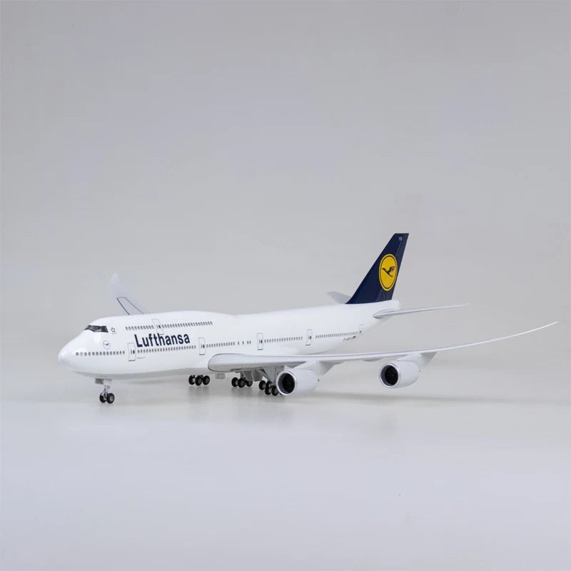 Lufthansa Boeing 747-8 47cm 1/160 LED & Non LED Model Plane