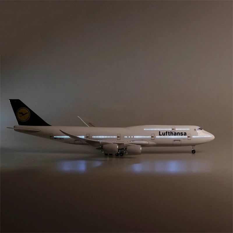 Lufthansa Boeing 747-8 47cm 1/160 LED & Non LED Model Plane