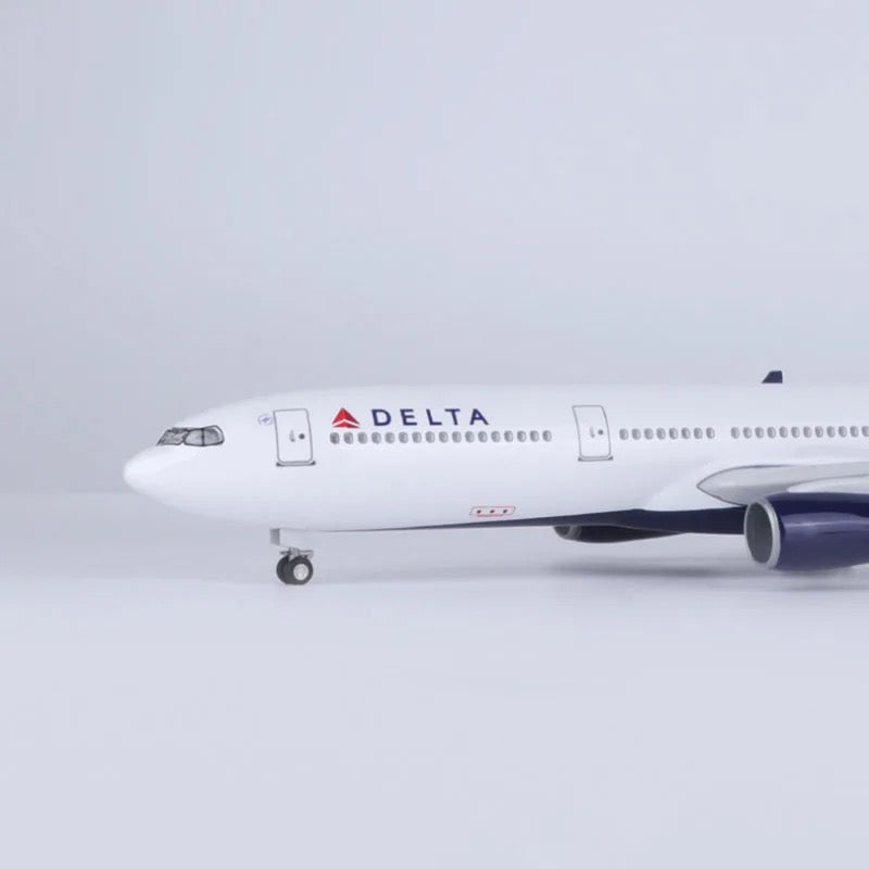 Delta Airlines Airbus A330 47cm 1/160 LED & Non LED Model Plane