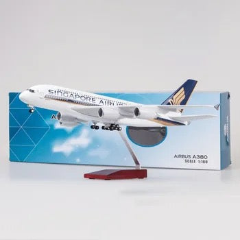Singapore Airlines Airbus A380 47cm 1/160 LED & Non LED Model Plane