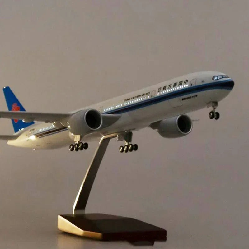 China Southern Airlines Boeing 777 47cm 1/160 LED & Non LED Model Plane