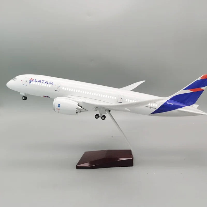 Latam Boeing 787-9 47cm 1/160 LED & Non LED Model Plane