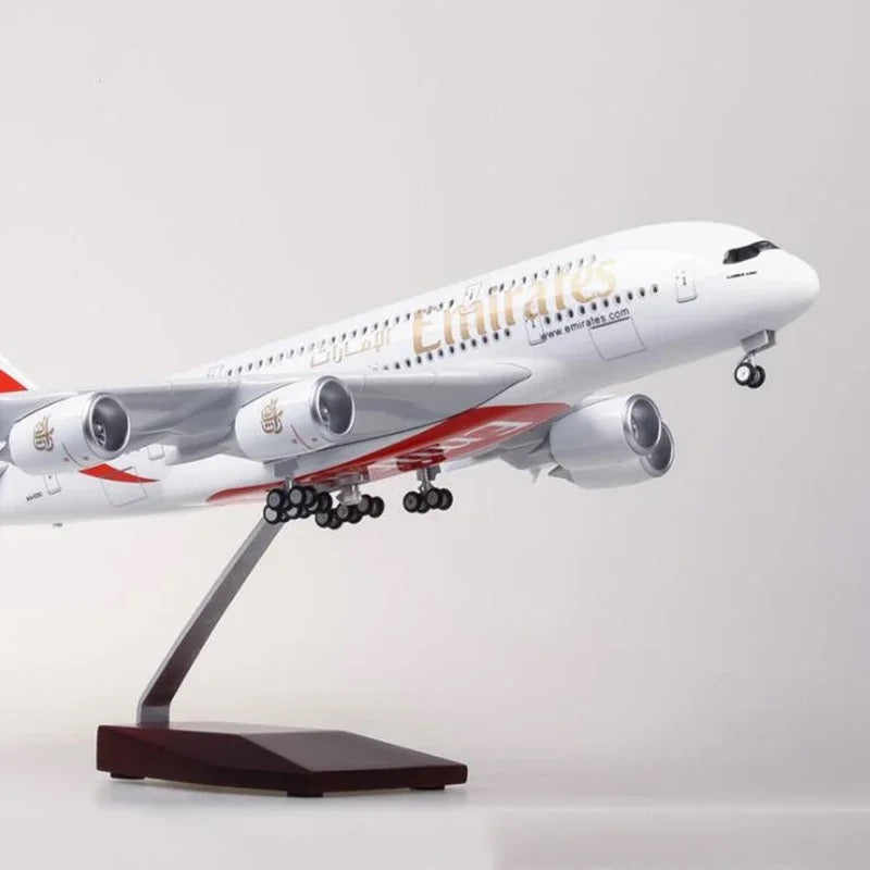Emirates Original Livery Airbus A380 47cm 1/160 LED & Non LED Model Plane