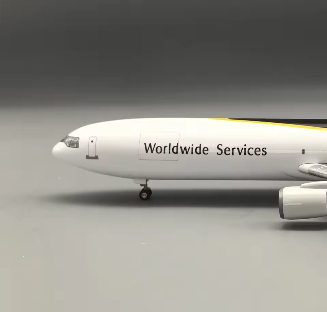 UPS McDonnell Douglas MD-11 Freighter 47cm 1/160 Model Plane