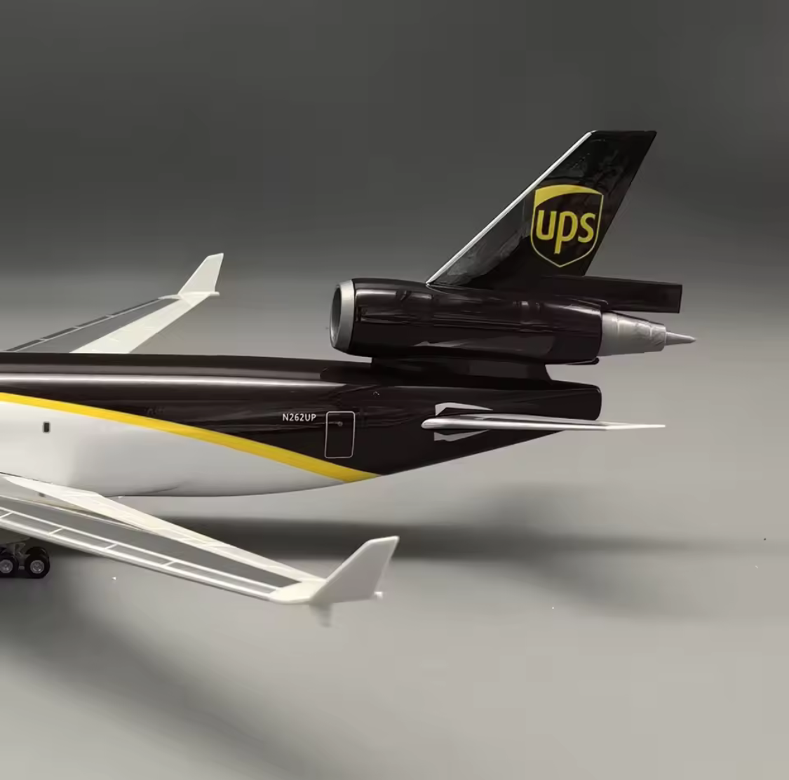 UPS McDonnell Douglas MD-11 Freighter 47cm 1/160 Model Plane