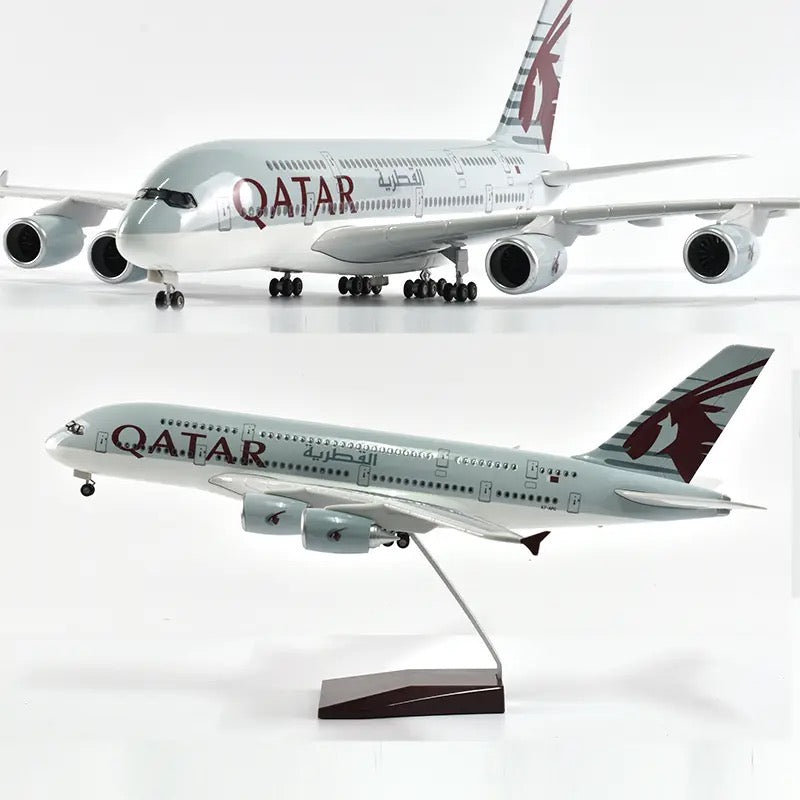 Qatar Airlines Airbus A380 47cm 1/160 LED & Non LED Model Plane
