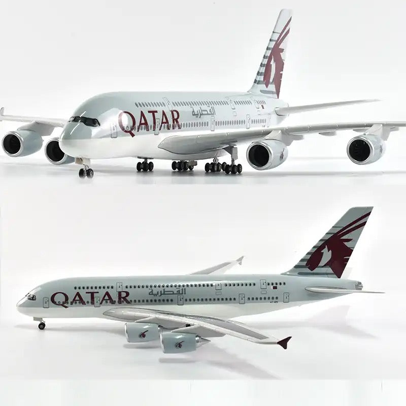 Qatar Airlines Airbus A380 47cm 1/160 LED & Non LED Model Plane