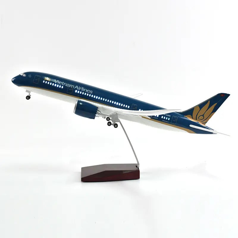 Vietnam Airlines Boeing 787 47cm 1/160 LED & Non LED Model Plane