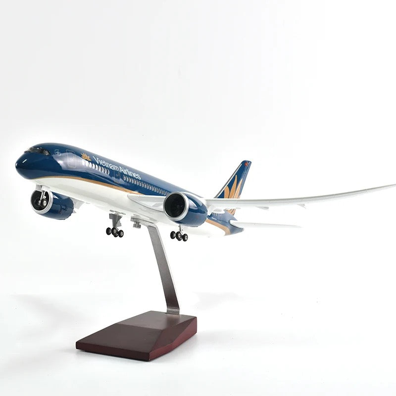 Vietnam Airlines Boeing 787 47cm 1/160 LED & Non LED Model Plane
