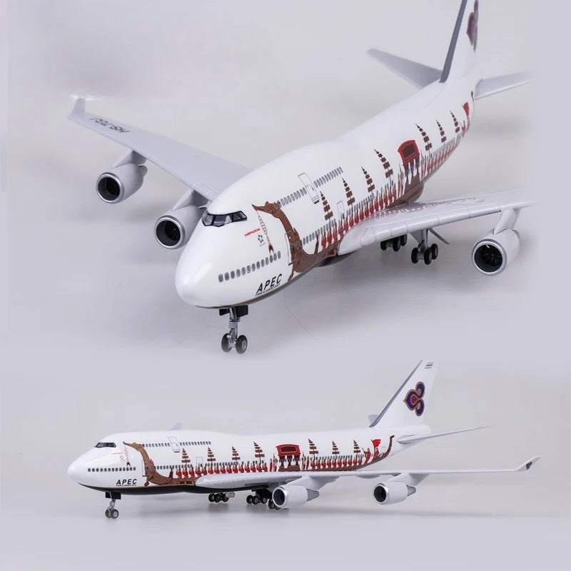 Thai Airways Boeing 747-400 Royal Bargue Livery 47cm 1/160 LED & Non LED Model Plane