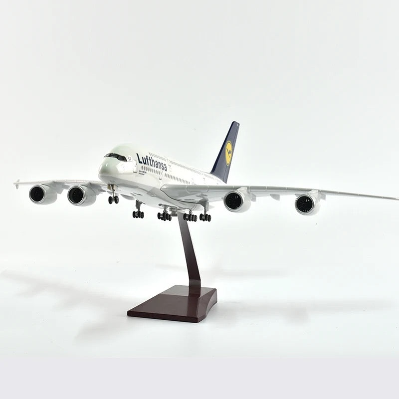 Lufthansa Airbus A380 47cm 1/160 LED & Non LED Model Plane