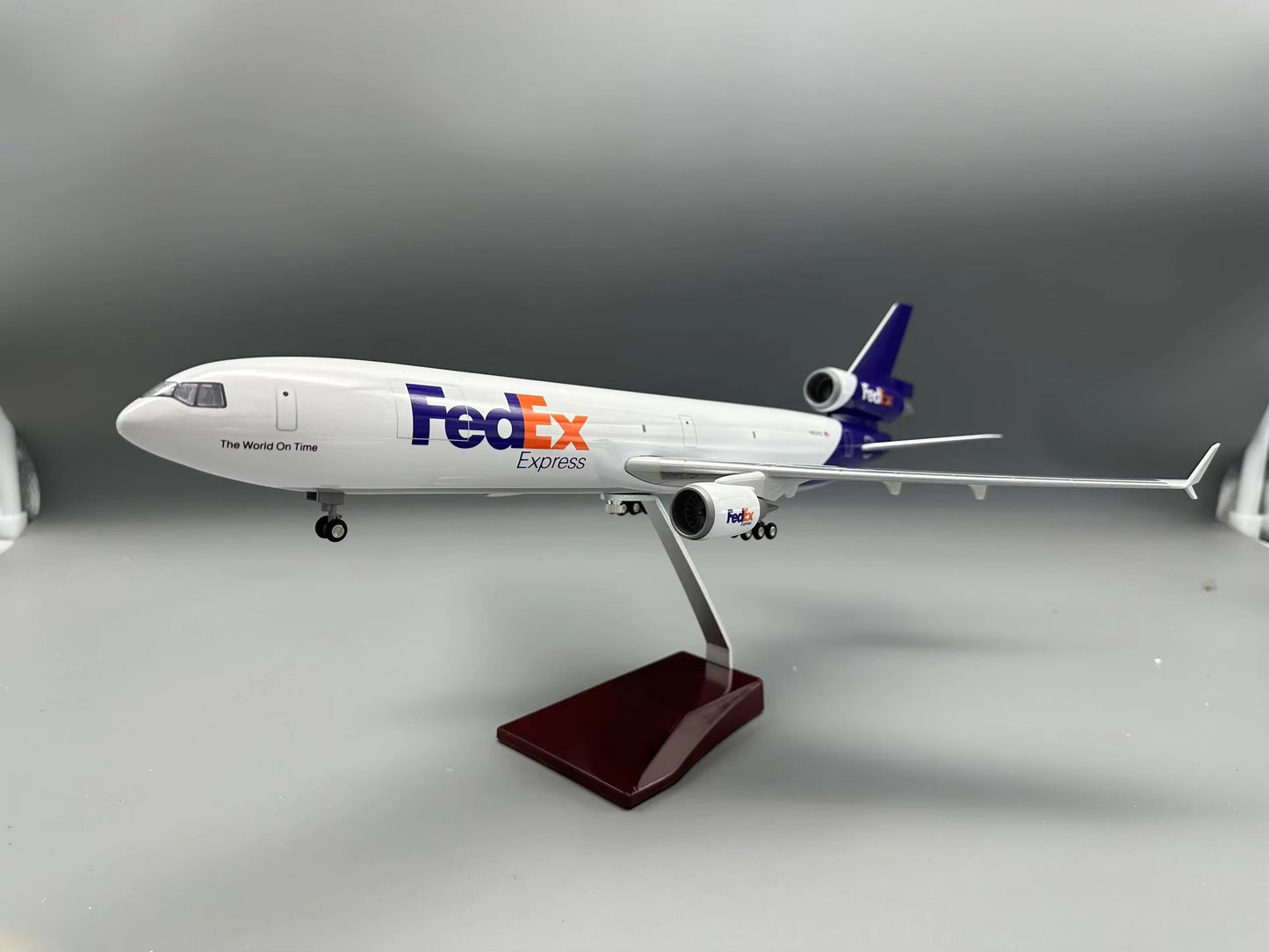 Fedex McDonnell Douglas MD-11 Freighter 47cm 1/160 Model Plane