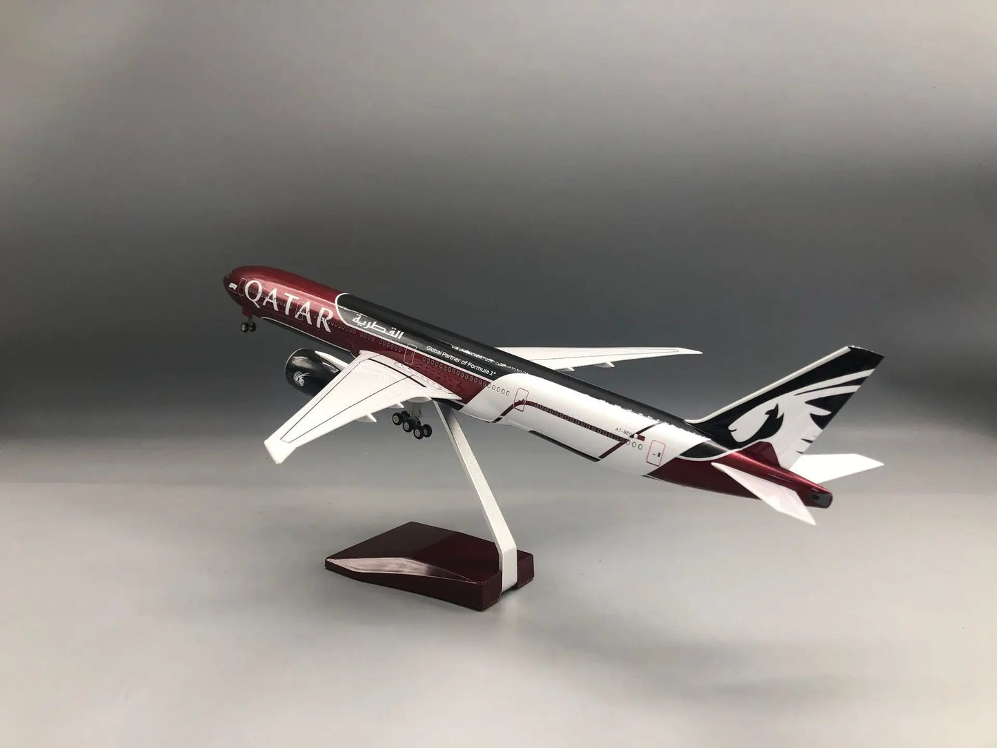 Qatar Airways Boeing 777 Formula 1 Livery 47cm 1/160 LED & Non LED Model Plane